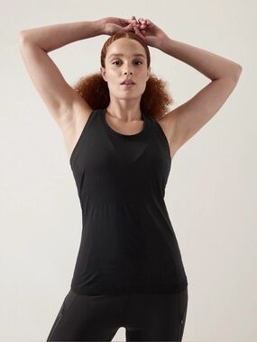 Athleta Momentum Tank size Medium